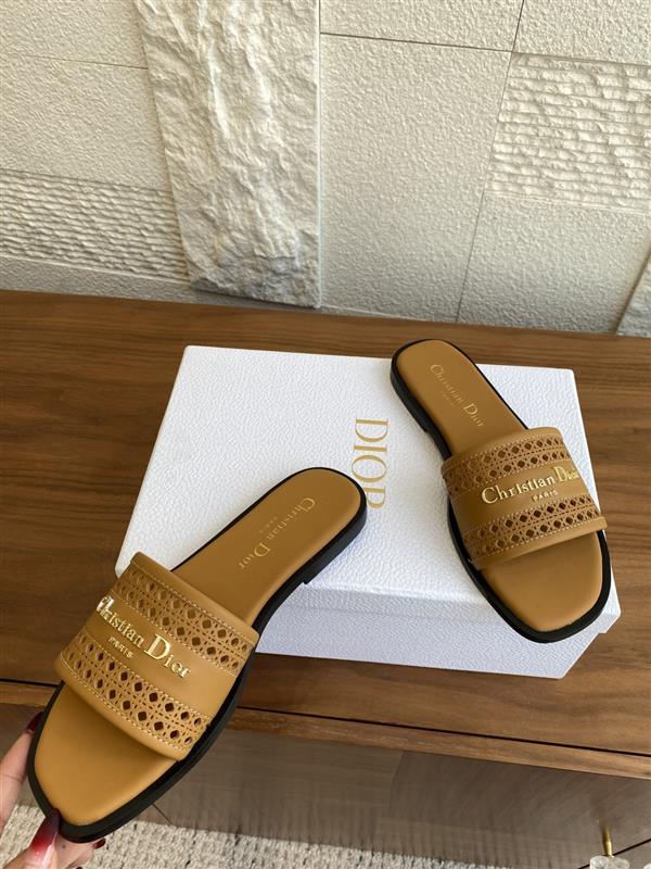 20251128184323840 310